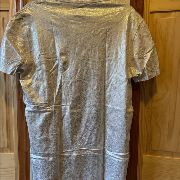 GUESS Metallic Silver Short Sleeve Tee - Picture 8 of 9